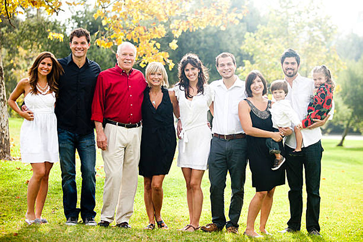 Creative Large Family Photo Ideas For Capture Best Moments