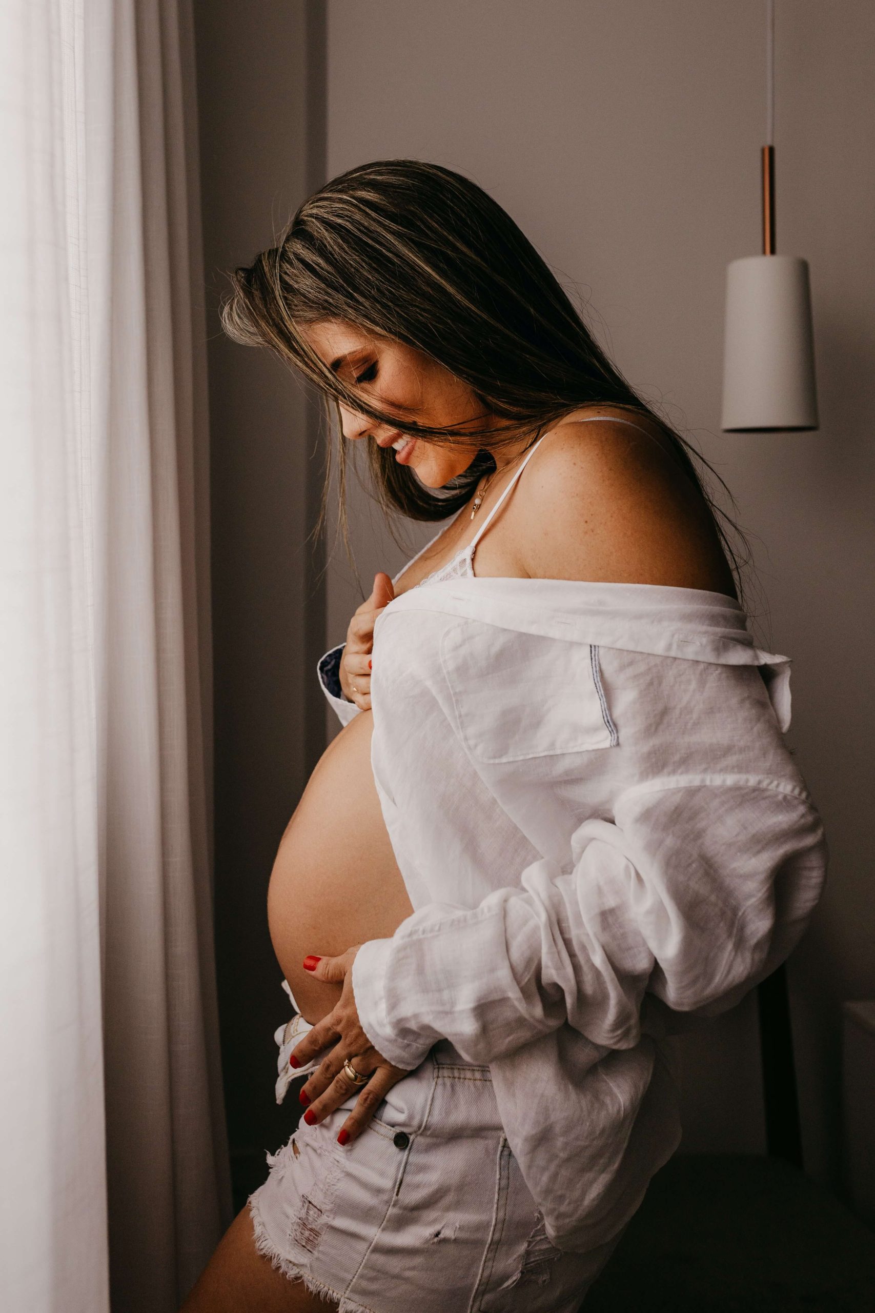 Importance Of Selecting a Maternity Photoshoot Outfit